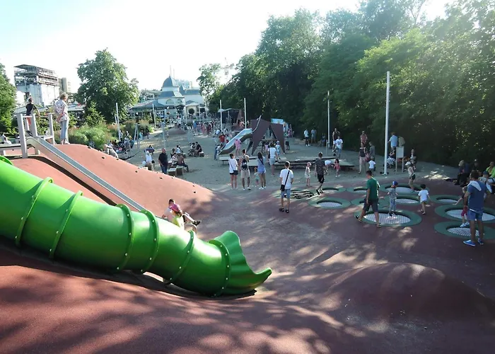 Homes With Swimming Pool, * ミエンジズドロイェ